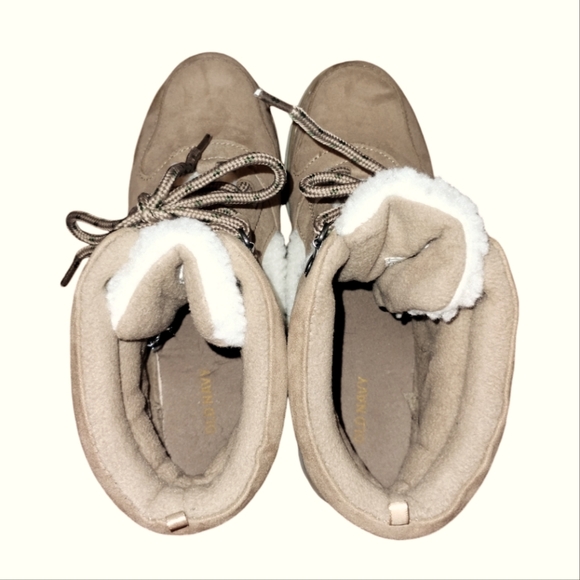 OLD NAVY Water-repellent Hiking Boots Faux Suede 9 Women's Footwear - Picture 6 of 10